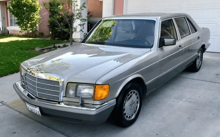 1990 Mercedes-Benz 560SEL