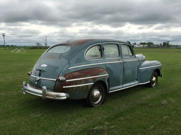 Monarch 1947 mercury sedan car canadian finds barn cool 1959 barnfinds