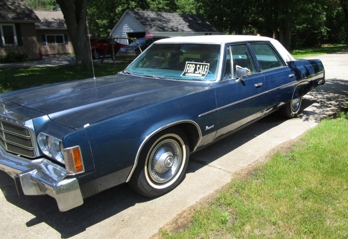 Newport chrysler 1977 v8