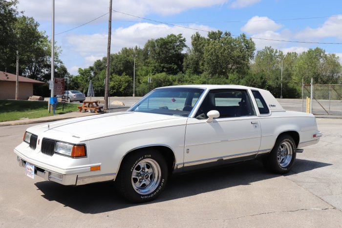 Cutlass oldsmobile 1987 supreme brougham sale cars dyler coupe classic