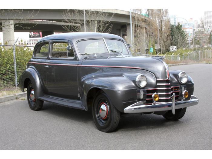 1940 Oldsmobile 60: A Classic American Automobile