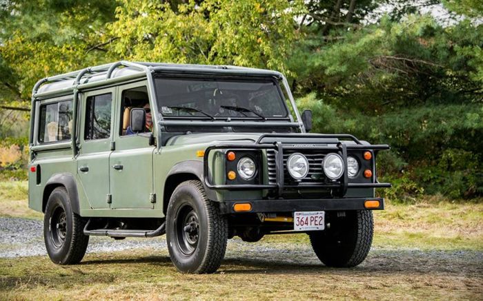 Defender rover 110 land expedition edition tweaked car brochure share