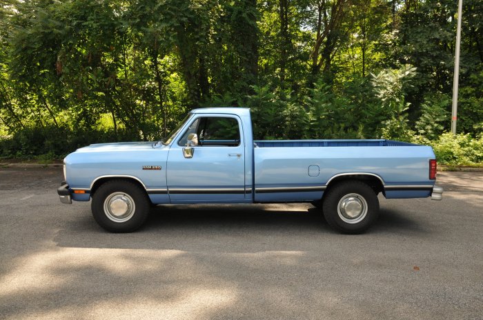 Dodge van 1992 ram b350 wagon maxi item sold auction