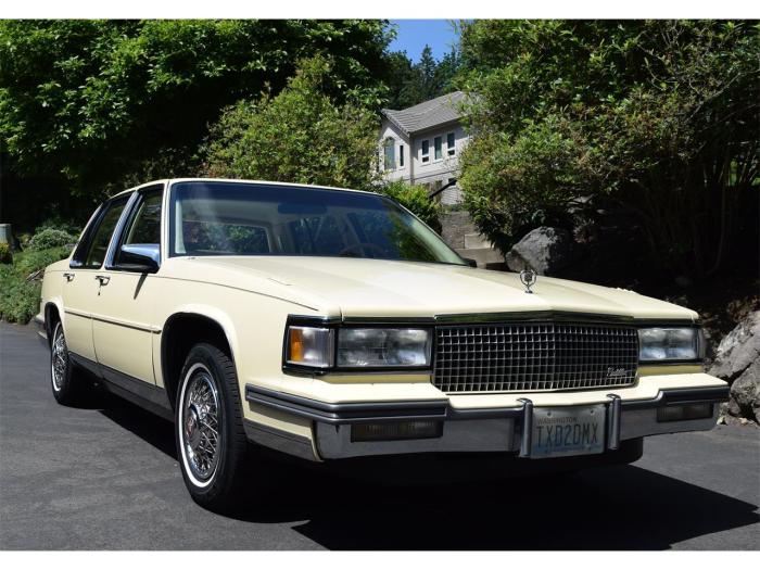 Cadillac 1988 deville sedan