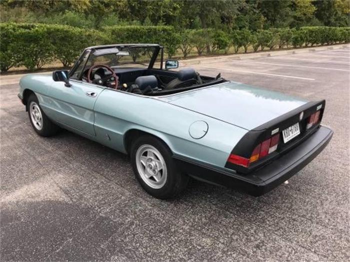 1983 Alfa Romeo 2000 Spider Veloce