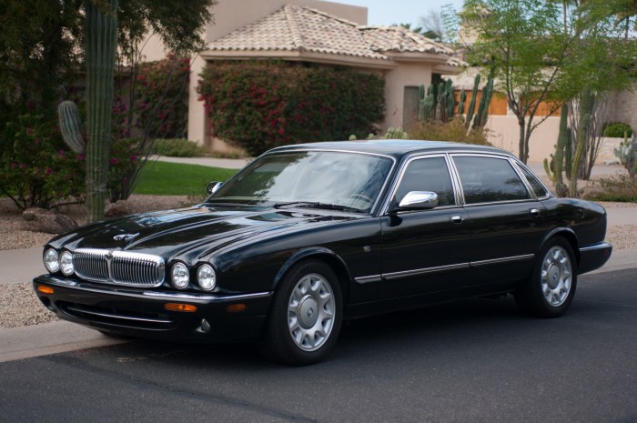 Jaguar xj 2000 plas vanden supercharged reserve sale bat