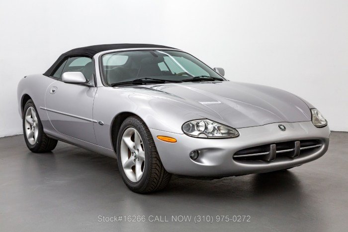 2000 Jaguar XK8