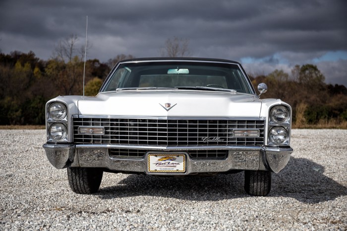 1967 Cadillac DeVille: A Glimpse of American Luxury