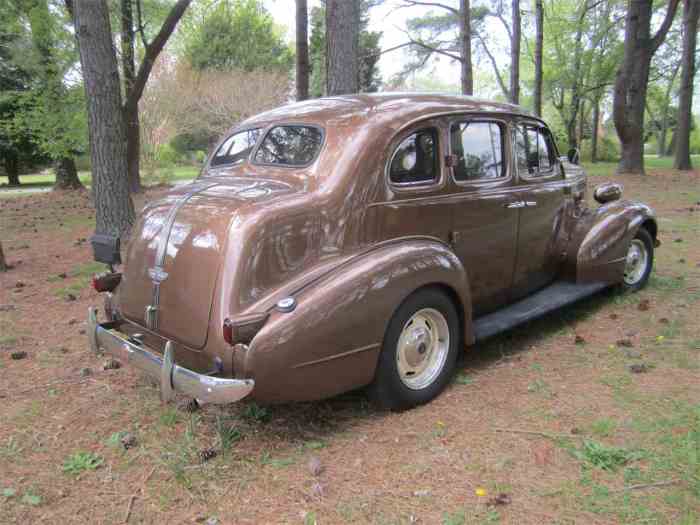 1936 Pontiac Deluxe Eight