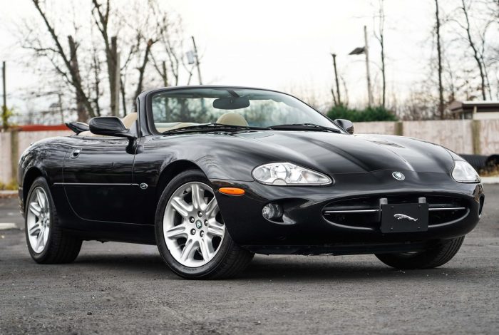 2000 Jaguar XK8