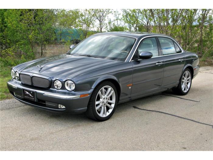 Jaguar xjr xj 2006 2004 2005 xj6 series supercharged sedan overview 2003 dr 2009 cargurus 2008 2007 edmunds pic picture