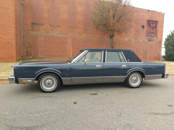 1984 Lincoln Town Car