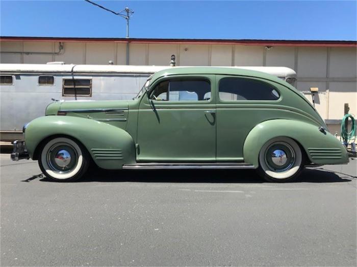 1939 Dodge Sedan: A Glimpse into Automotive History