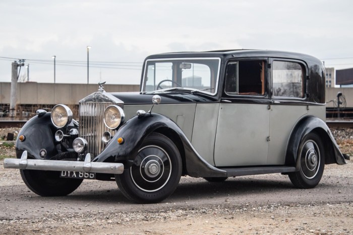 Royce rolls standard saloon