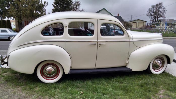 Sedan 1940 mercury v8 miles manual cream condition