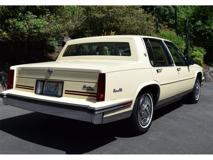 1988 Cadillac Sedan Deville