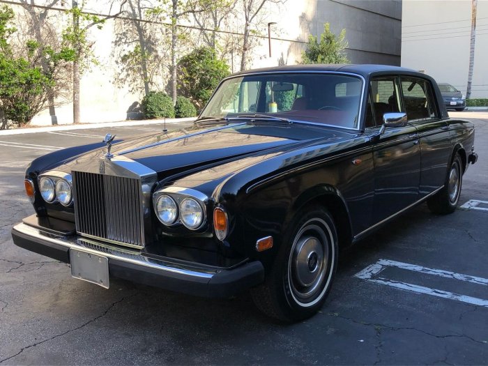 Rolls silver royce wraith ii 1979 1977 momentcar poupon bleeding pass grey car