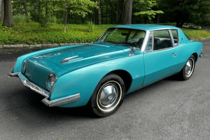 1963 Studebaker Antique: A Blast From the Past