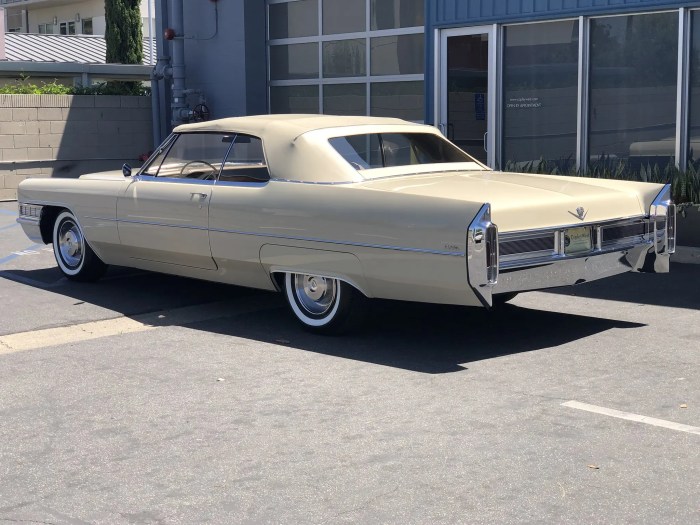 Cadillac 1965 deville rust