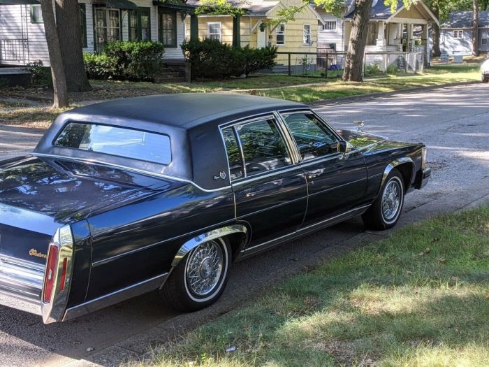 Cadillac 1980 fleetwood brougham sedan blue automatic elegance rwd sale classic