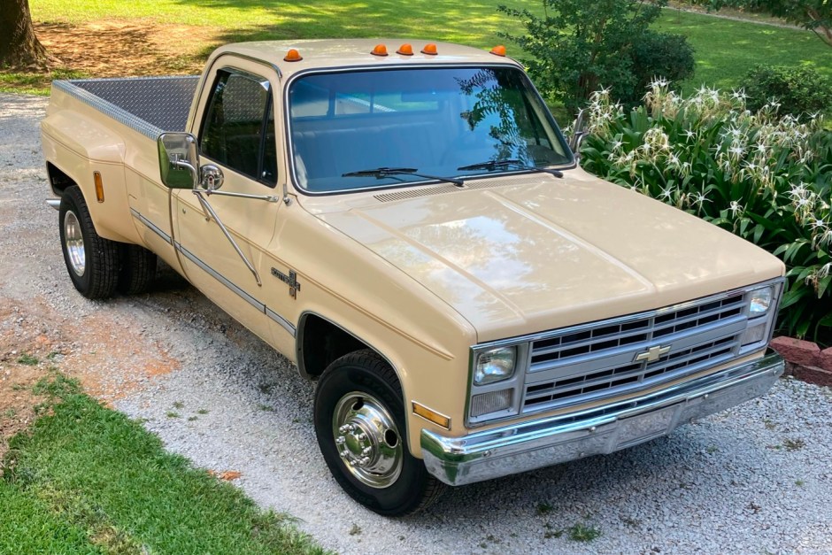 C30 chevrolet dually 1977