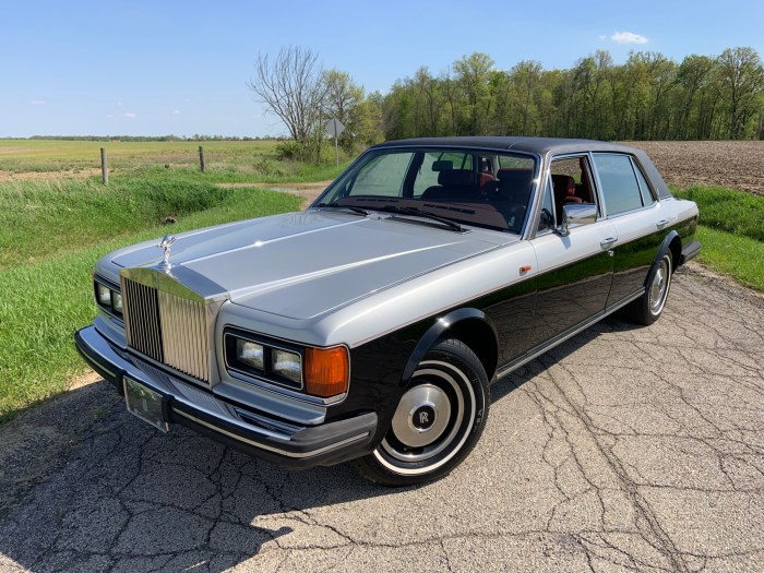 1985 Rolls-Royce Silver Spur: A Luxury Icon