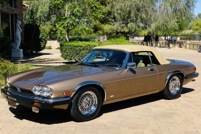 Jaguar xjs 1988 convertible owned family sale reserve bat current auctions bringatrailer bid