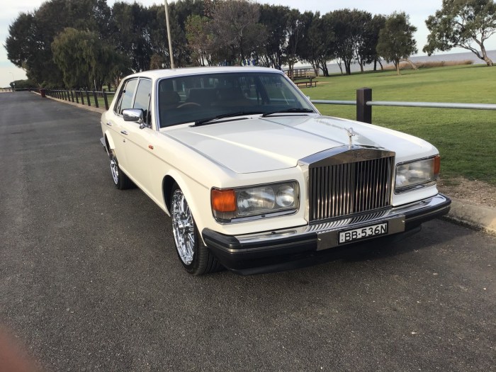 Rolls royce silver spirit hooper landaulet emperor 1989 state spur 2048 1536 carsbase limousine pixels size full choose board