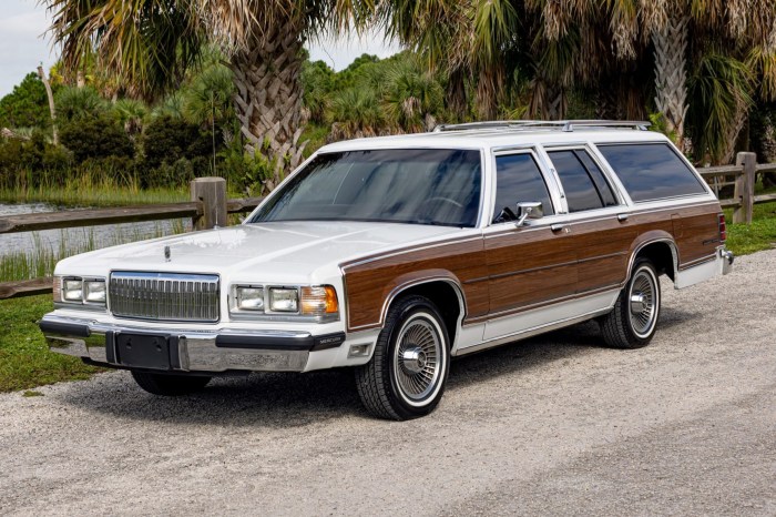 1989 Mercury Grand Marquis: A Classic American Sedan