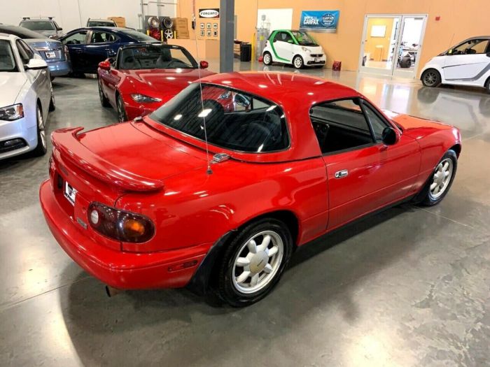 1990 Mazda MX-5 Miata: A Classic Sports Car Reborn