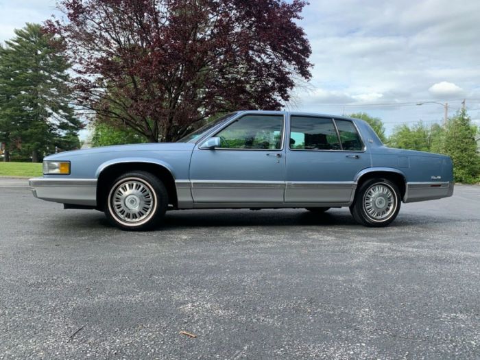 1991 Cadillac DeVille: A Glimpse into American Luxury