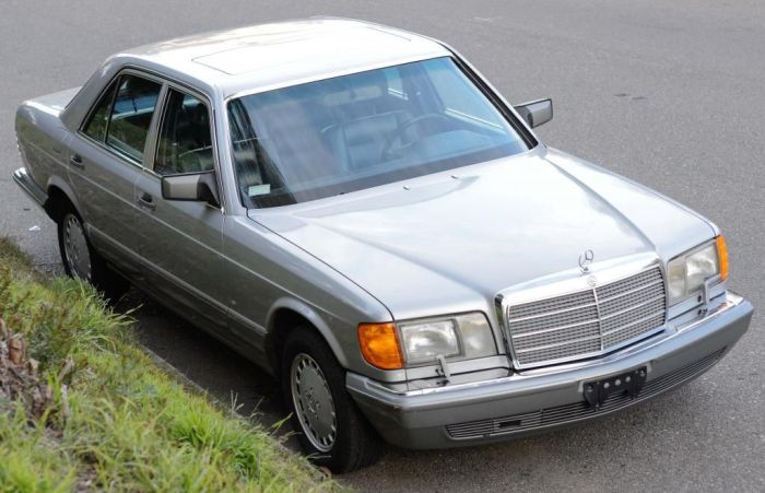 1991 Mercedes-Benz 300SE: A Timeless Classic