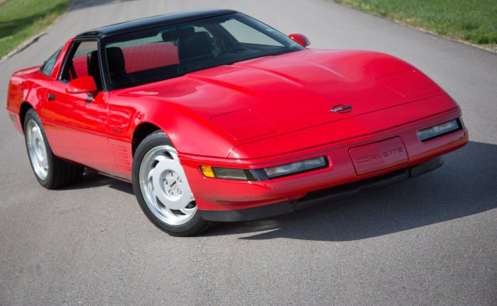 1992 Chevrolet Corvette: A Classic American Sports Car