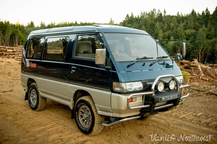 Delica mitsubishi sodo