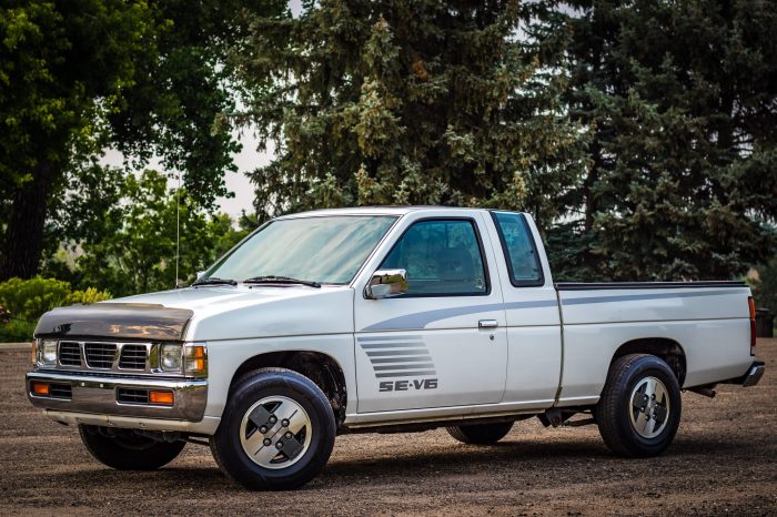 Nissan hardbody d21 guyswithrides slick truckin classifinds