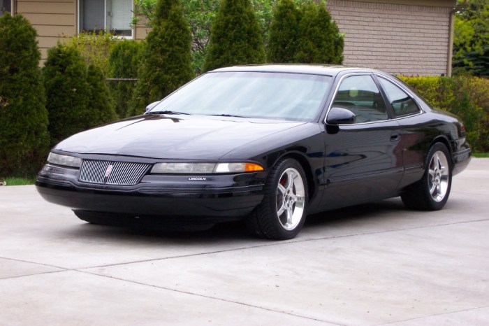 1995 Lincoln Mark VIII: A Luxury Coupes Legacy