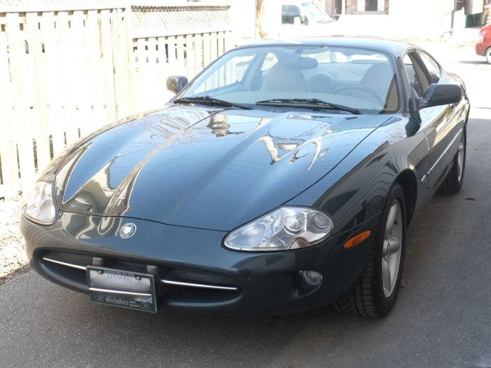 1999 Jaguar XK8: A Timeless Classic