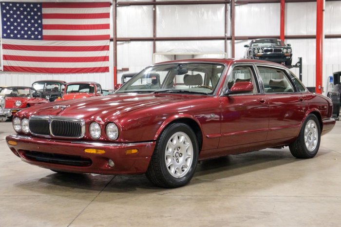 1998 Jaguar XJ8: A Classic British Luxury Sedan