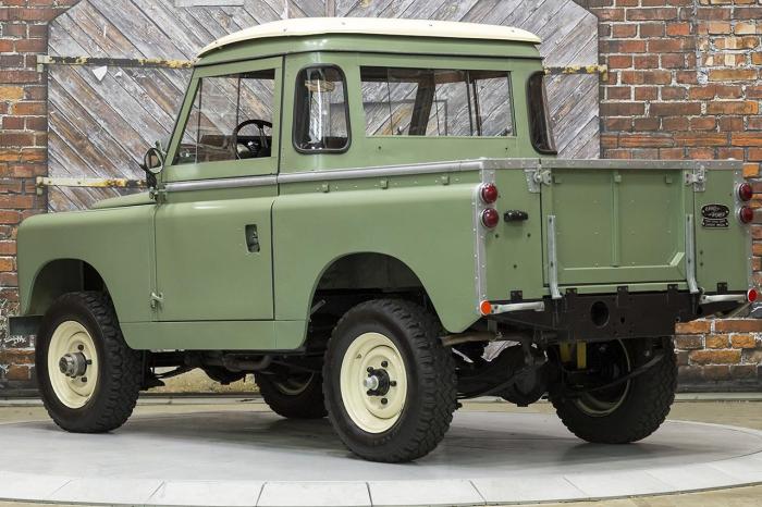 1966 Land Rover Series IIA: A Timeless Classic