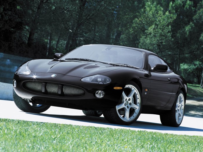 2003 Jaguar XK8: A Timeless British Sports Car