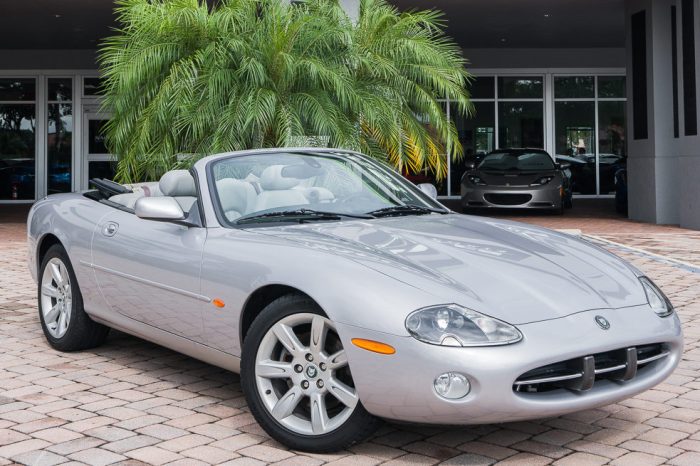 Jaguar xk8 coupe 2003 door barrett jackson