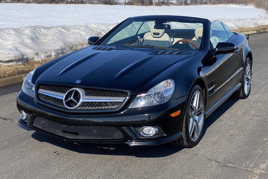 2009 Mercedes-Benz SL550: A Luxury Sports Car Icon