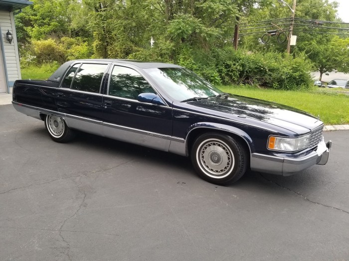 1995 Cadillac Fleetwood: A Timeless American Icon