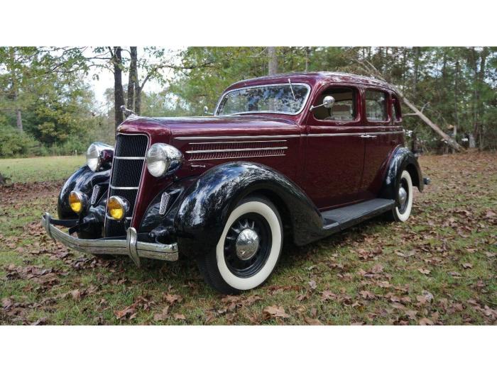 1935 Dodge Sedan