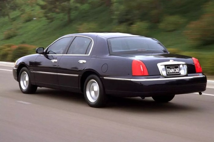 2000 Lincoln Town Car