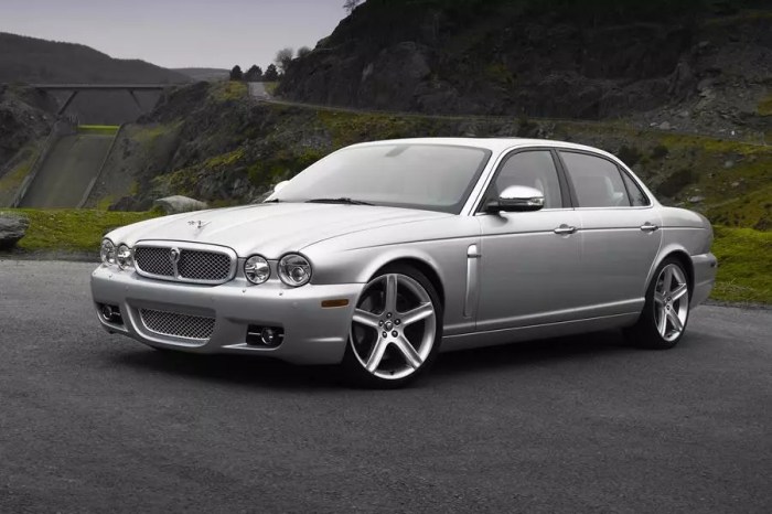 2008 Jaguar XJ8: A Luxury Sedans Legacy