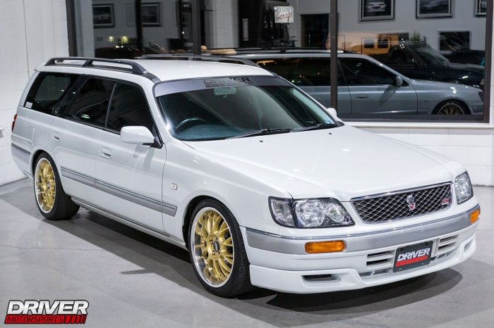 1997 Nissan Stagea