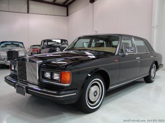 Rolls spur royce 1982 silver offered