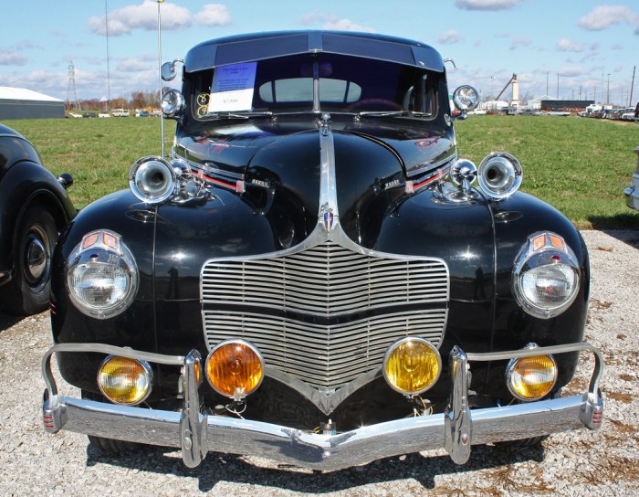 1940 Dodge Luxury Liner: A Glimpse into American Automotive History