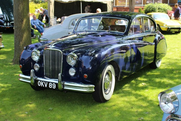 1953 Jaguar Mark VII: A Post-War Automotive Icon